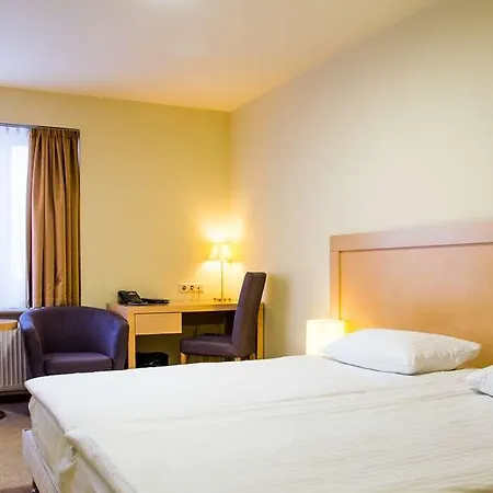 Islande With Free Parking 4* ריגה
